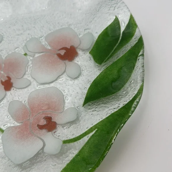 Fused Glass Scalloped Large Plate/Bowl Pink Pansies Green leaves - Picture 8 of 16